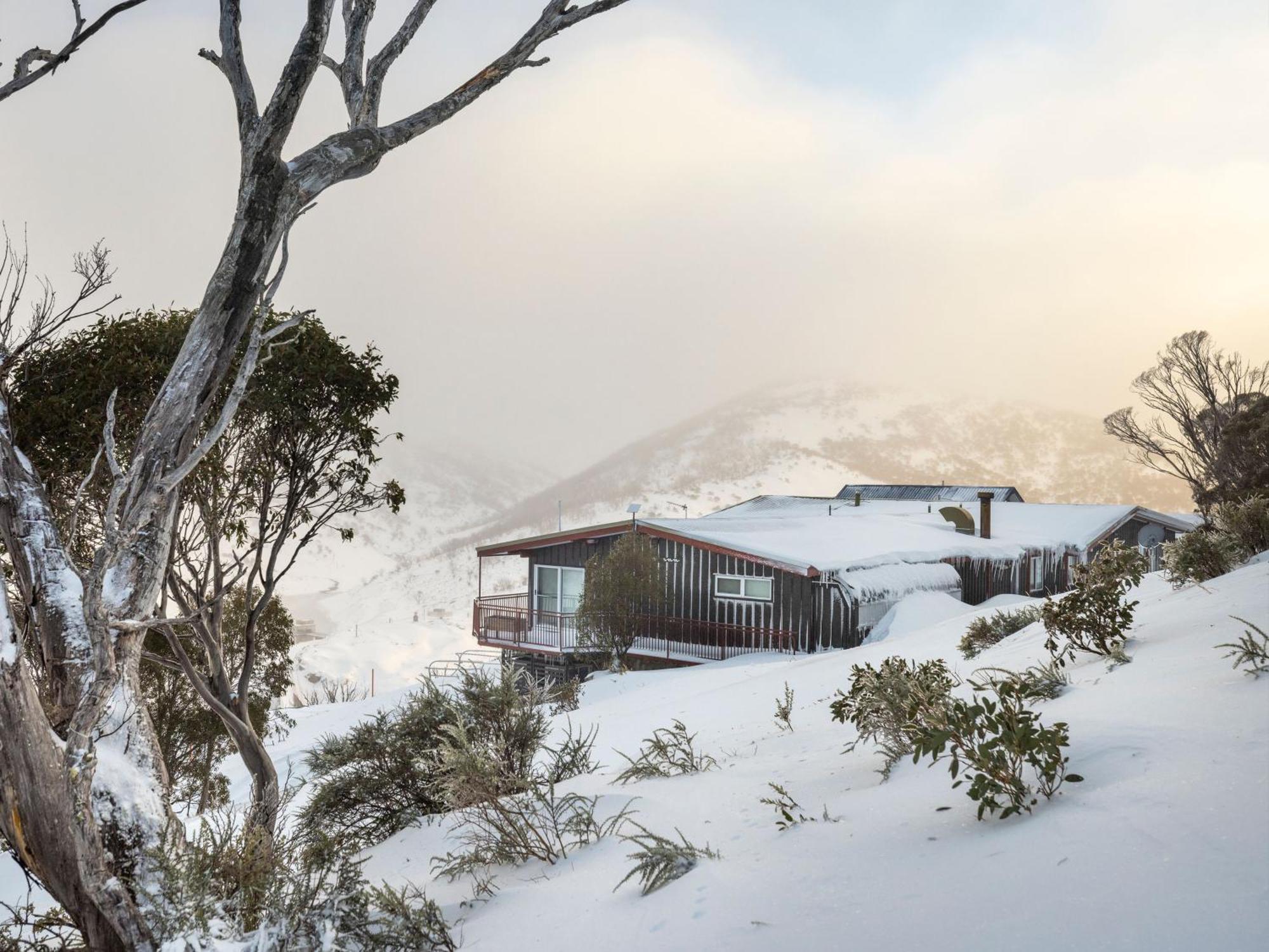 Guthega Inn Perisher Valley Exterior photo